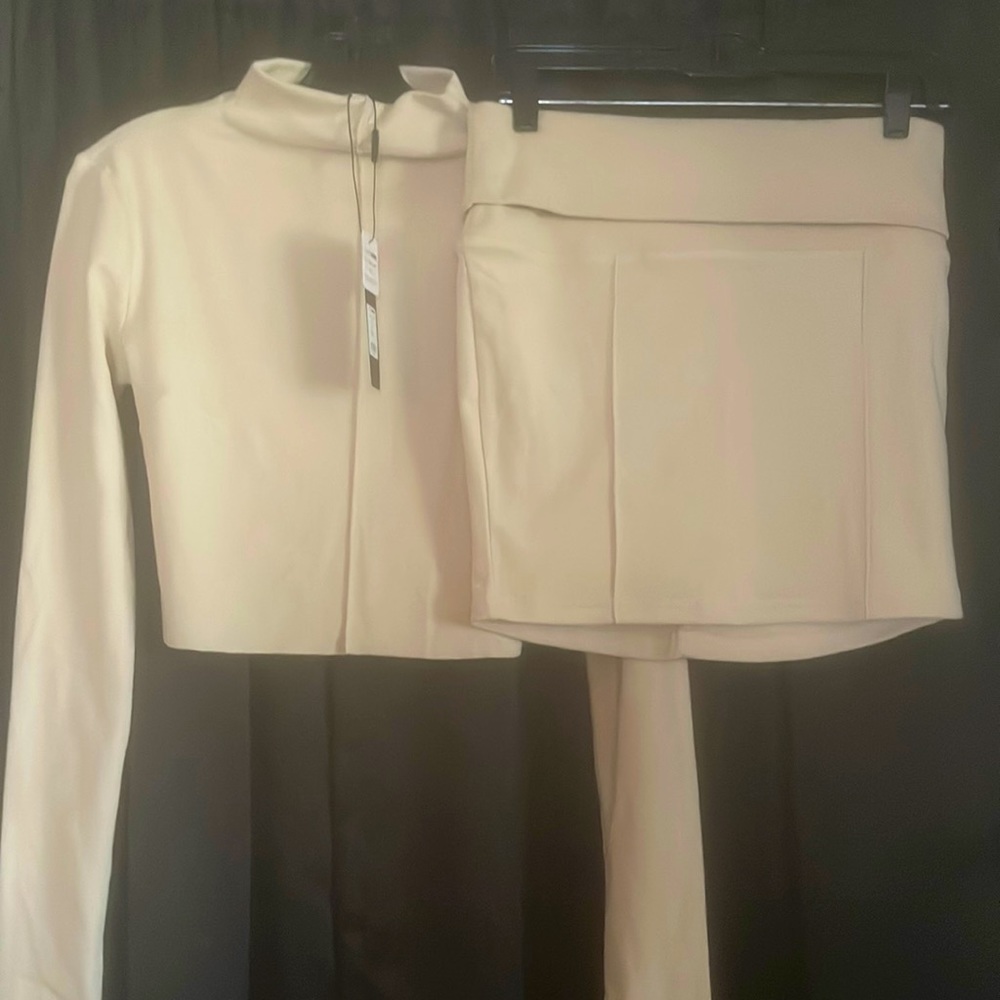 Fashion nova cream 2 piece skirt set(very soft)